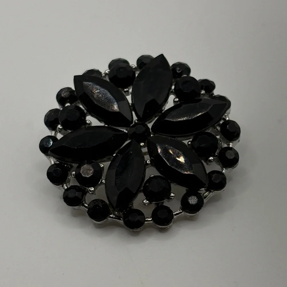 Vintage Black Gemstone Brooch